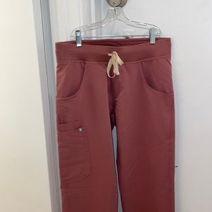 Figs Kade Cargo Scrub Pants in Mauve